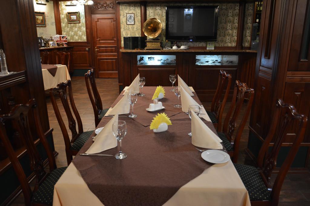 Atrium Hotel Ivano Frankivsk Bagian luar foto