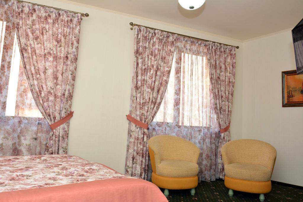 Atrium Hotel Ivano Frankivsk Ruang foto