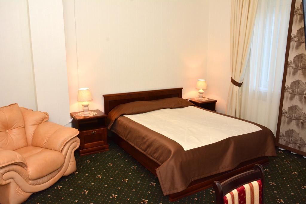 Atrium Hotel Ivano Frankivsk Ruang foto