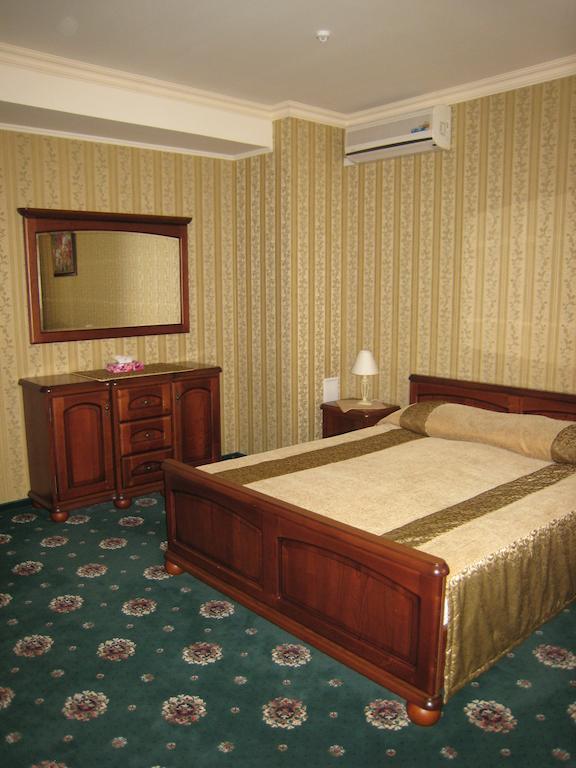 Atrium Hotel Ivano Frankivsk Ruang foto