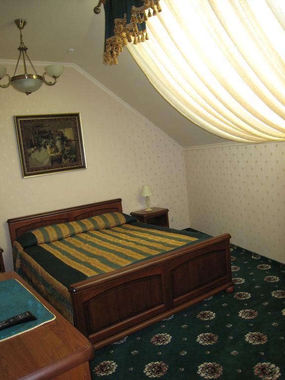 Atrium Hotel Ivano Frankivsk Ruang foto