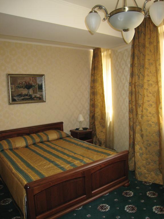 Atrium Hotel Ivano Frankivsk Ruang foto